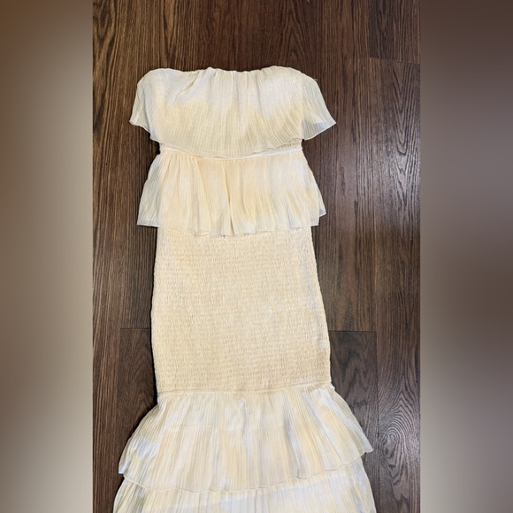 Strapless Smocked Bodice Dress - Picture 3 of 7